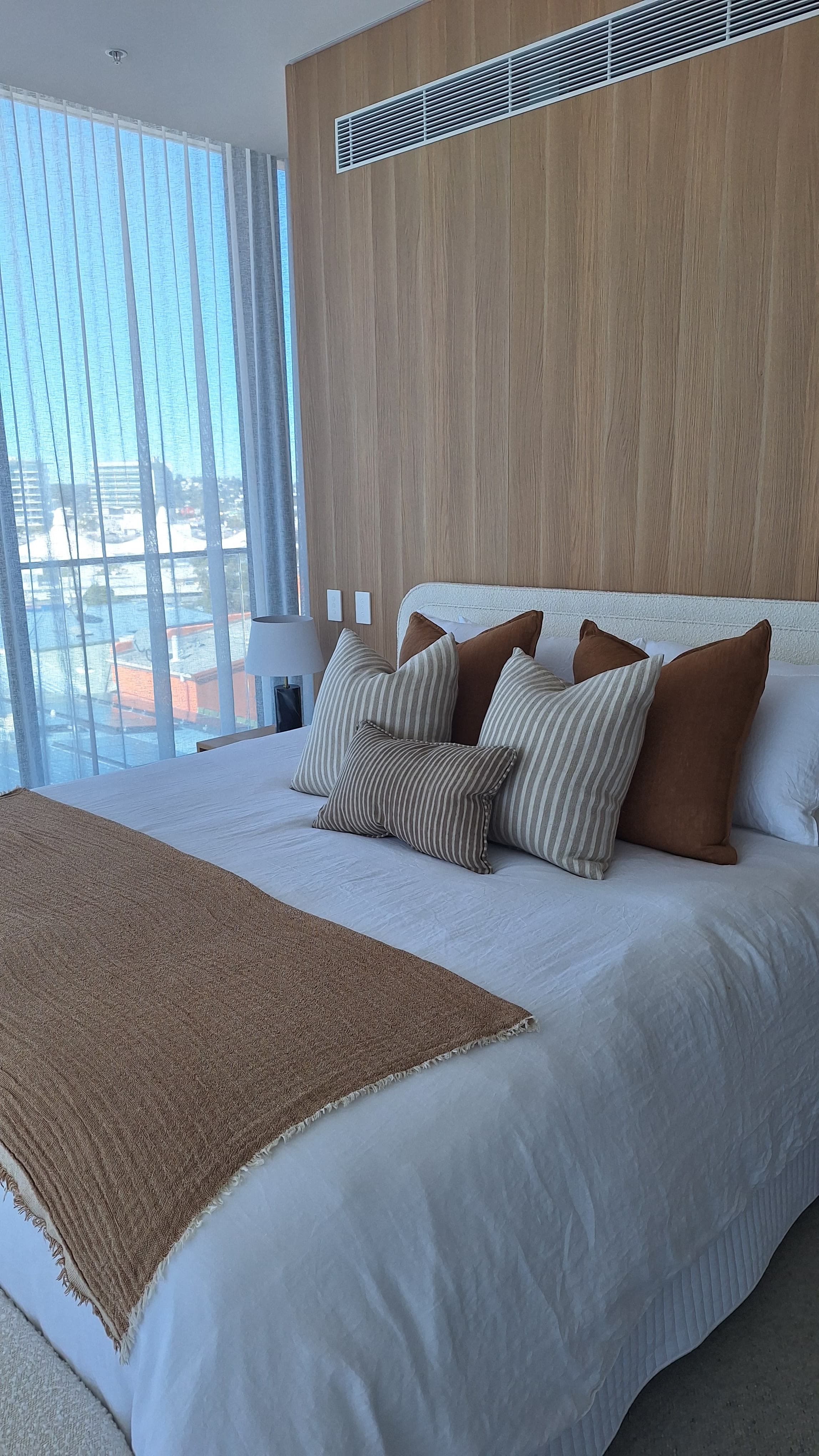 inside a 3-bed bond clean in maroochydore